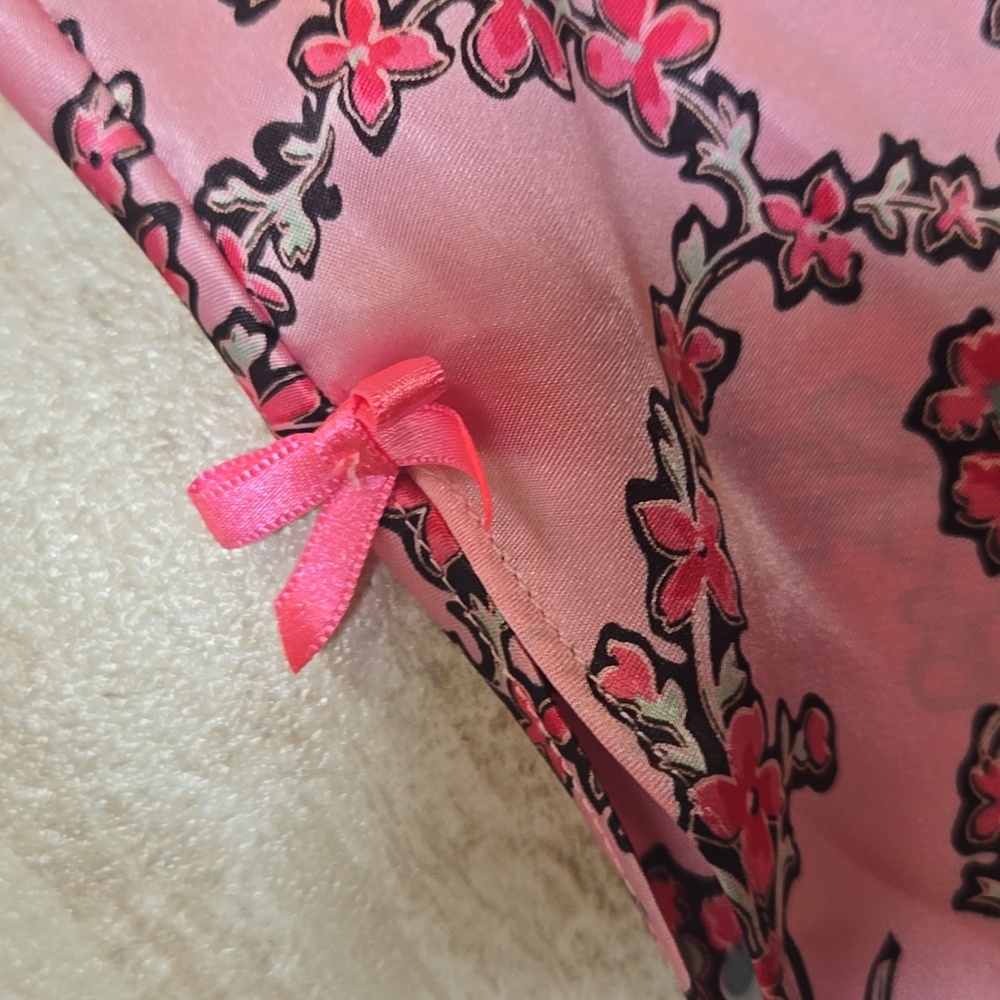 NWT Betsey Johnson Intimates Unique & Elegant Pink Floral/Black Lace Nightie - Picture 2 of 11